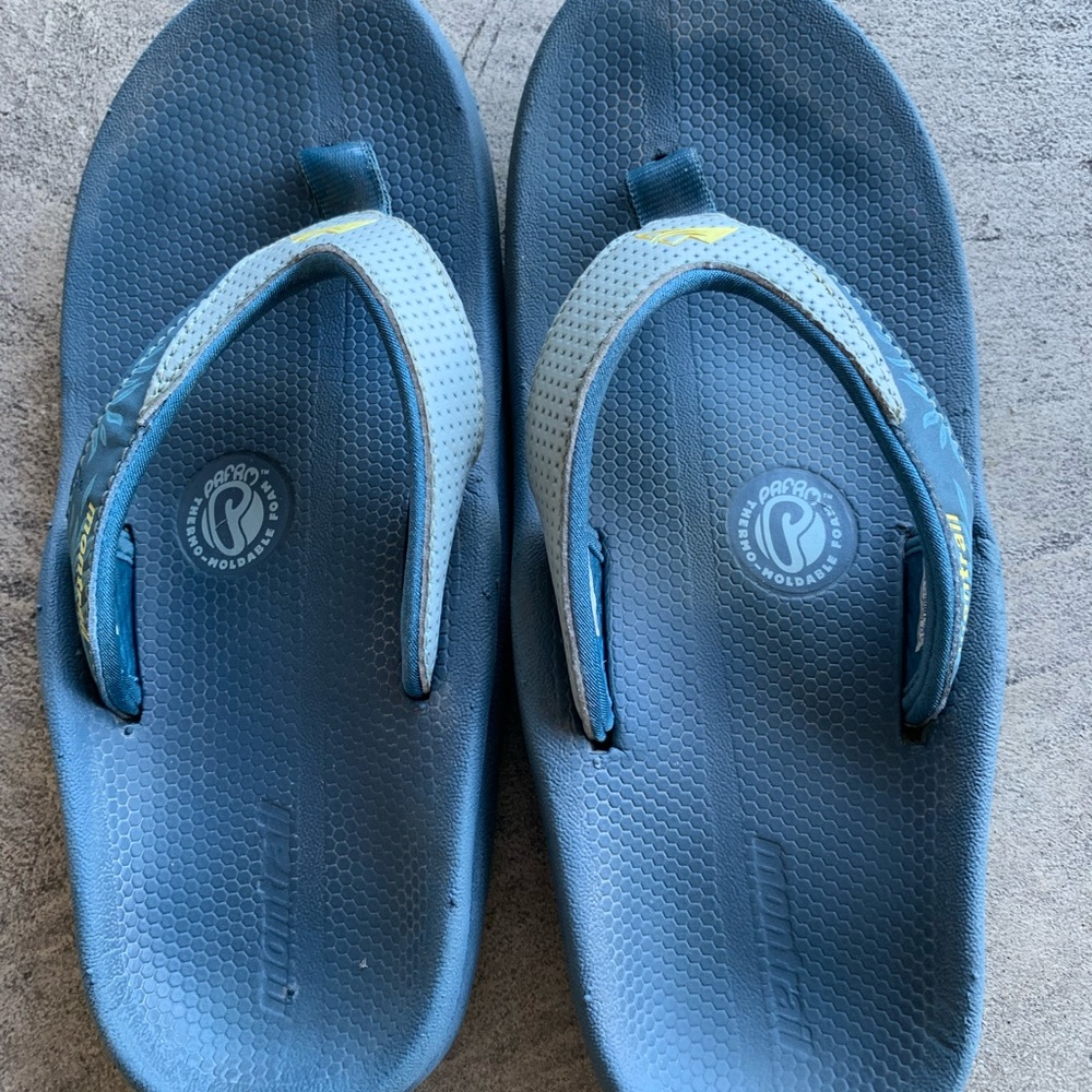 Montrail moldable flip flops .Size 6 for Men